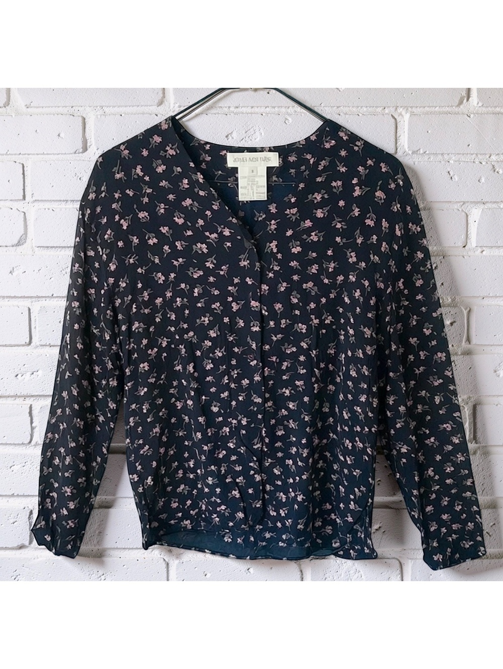 Vtg Jones New York Black Floral Blouse • Cottagecore Fairycore Blouse. Size 4